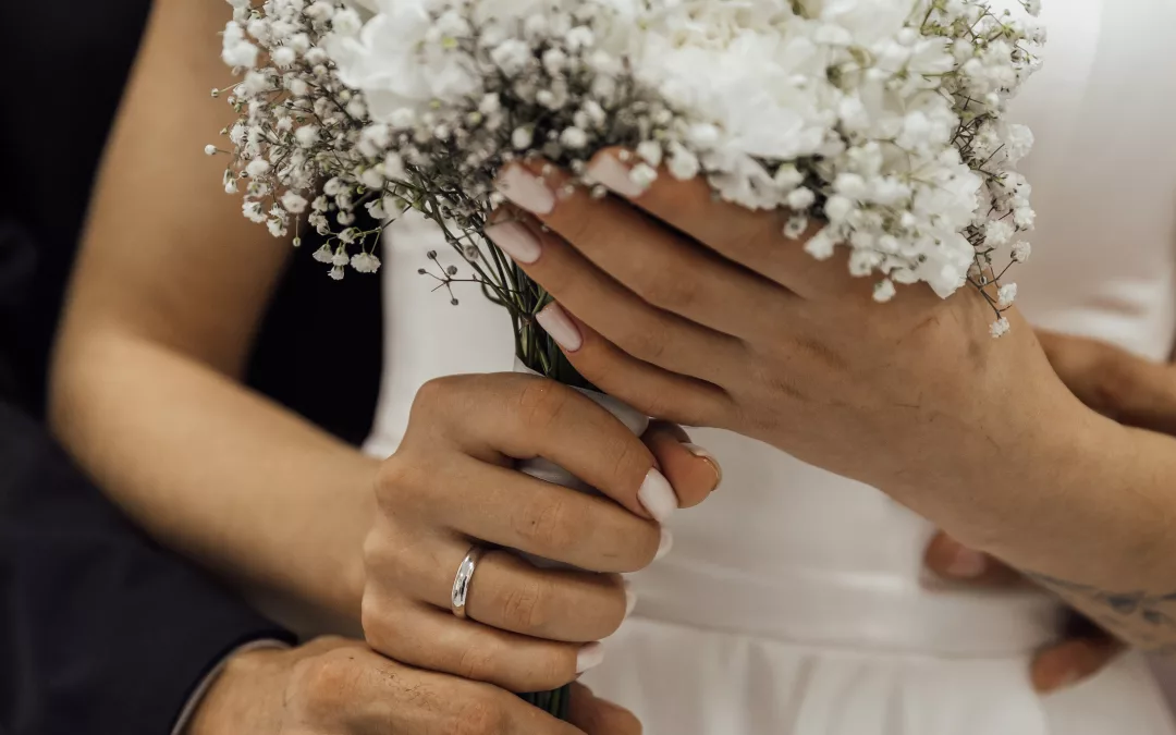 Las alianzas de boda, una guía sobre cómo llevarlas